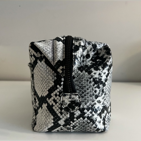 Quay Glam Cosmetic Bag- Blk/Wht Snake Skin Print - Picture 5 of 7